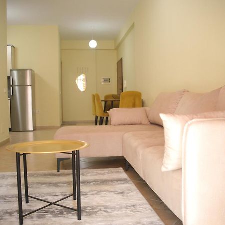 Pleasant Apartment With Free Dedicated Parking In Komuna E Parisit Tirana Exteriör bild