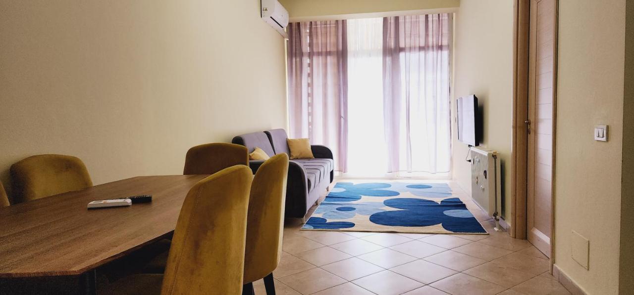 Pleasant Apartment With Free Dedicated Parking In Komuna E Parisit Tirana Exteriör bild