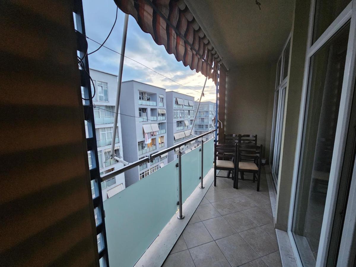 Pleasant Apartment With Free Dedicated Parking In Komuna E Parisit Tirana Exteriör bild
