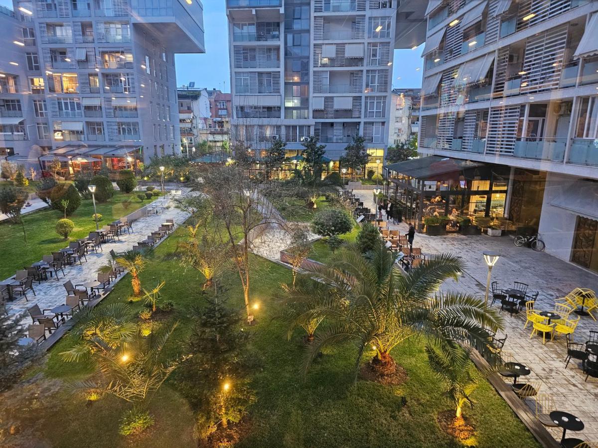 Pleasant Apartment With Free Dedicated Parking In Komuna E Parisit Tirana Exteriör bild