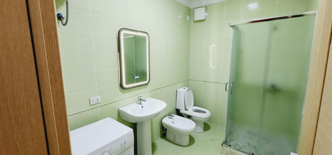 Pleasant Apartment With Free Dedicated Parking In Komuna E Parisit Tirana Exteriör bild