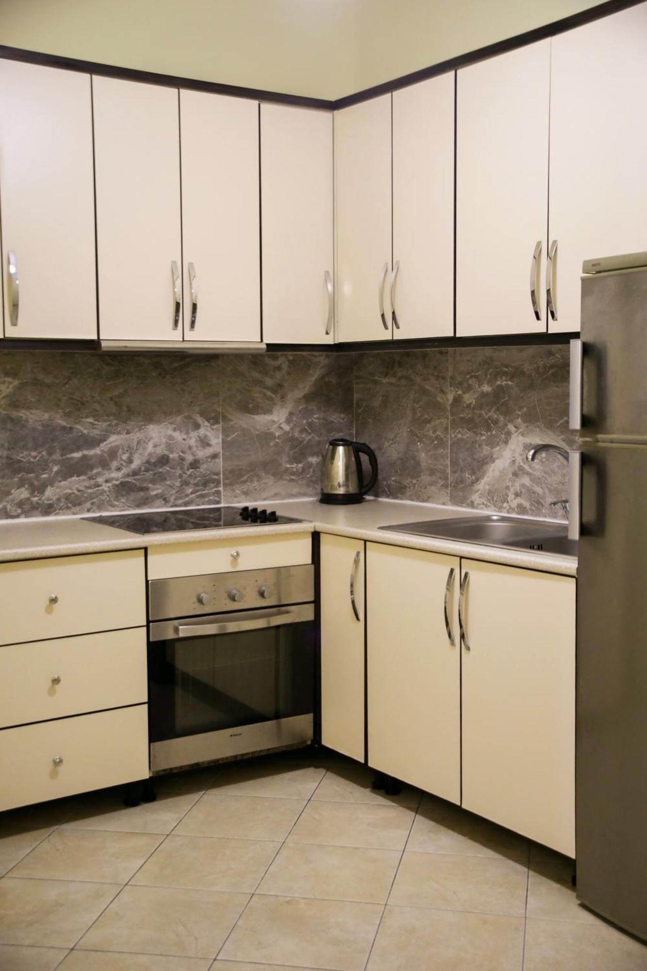 Pleasant Apartment With Free Dedicated Parking In Komuna E Parisit Tirana Exteriör bild